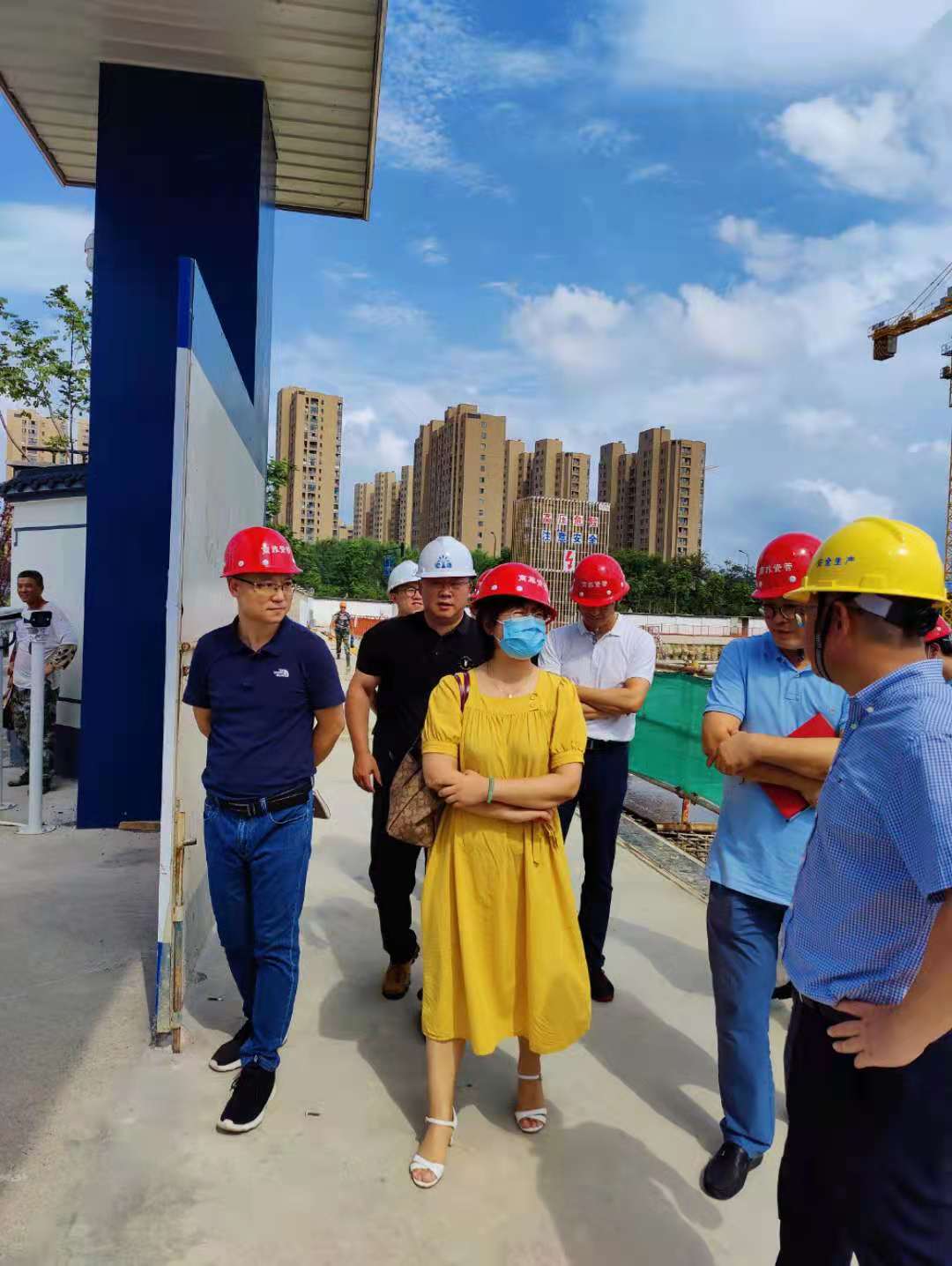 市商旅集團副總經理(lǐ)餘敏紅一行(xíng)莅臨拱康路項目調研